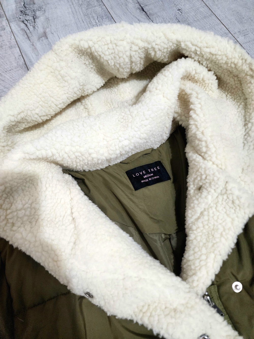 Love Tree Olive Green Puffer Coat with Cream Sherpa Trim - Picture 4 of 5